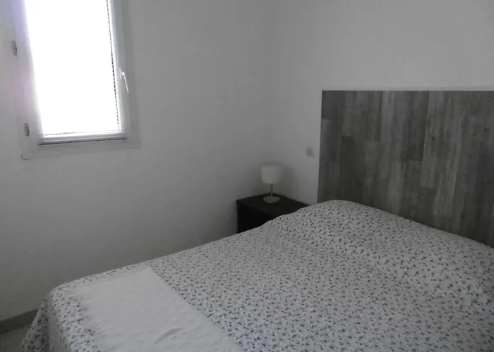 Appartement Climatise A Sete Avec Parking Prive, 2 Pieces Pour 4 Pers - Fr-1-472-170
